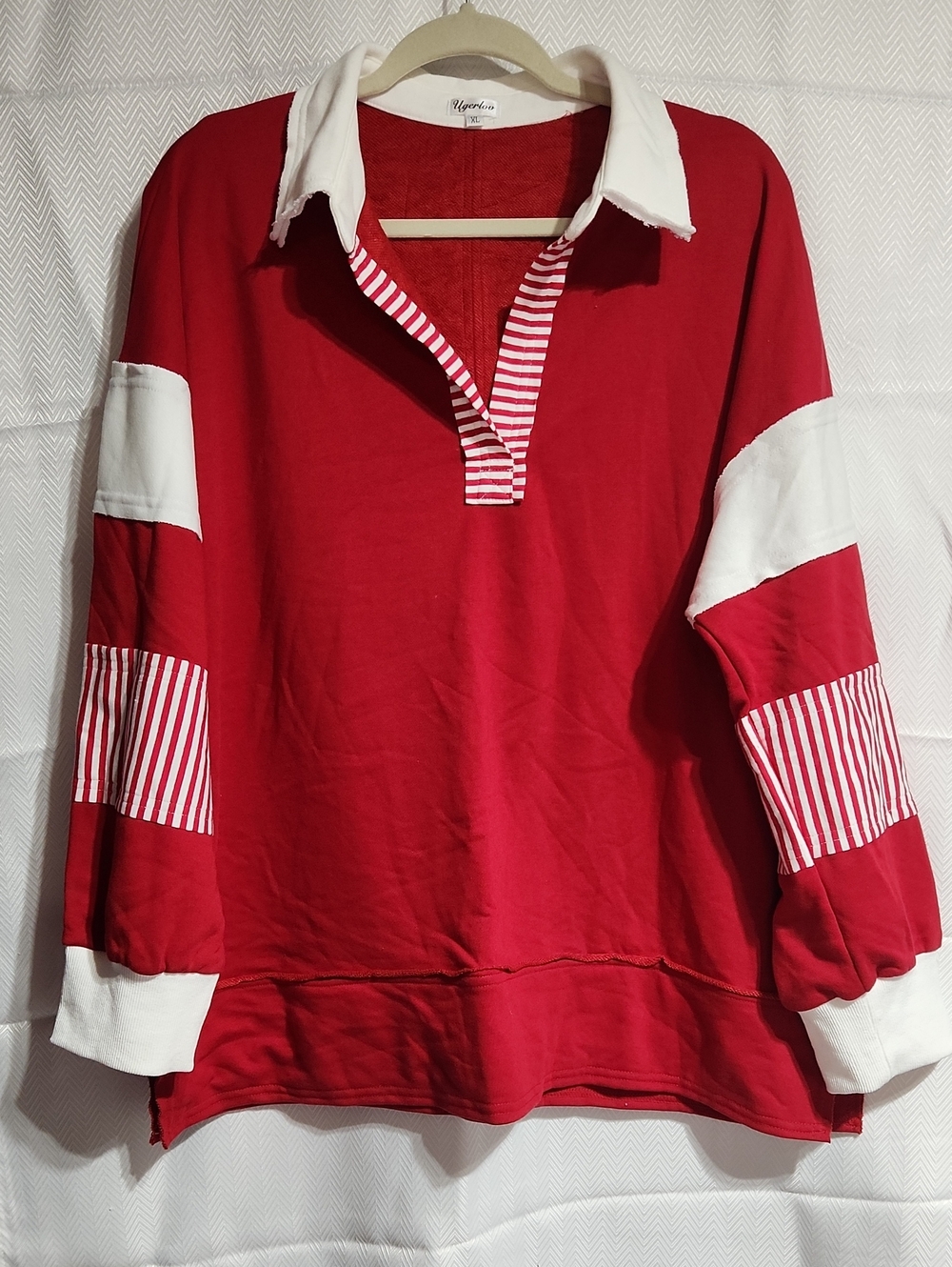 XL Red Stripe-Trim Rugby Pullover Sweatshirt